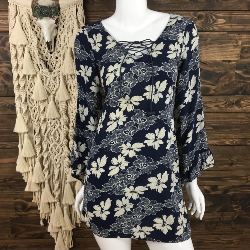 Flying Tomato | Lace‎ Up Floral Open Bell Sleeved Dress